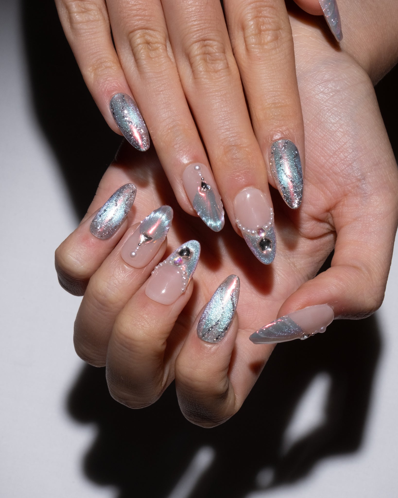 cat eye mermaid nails