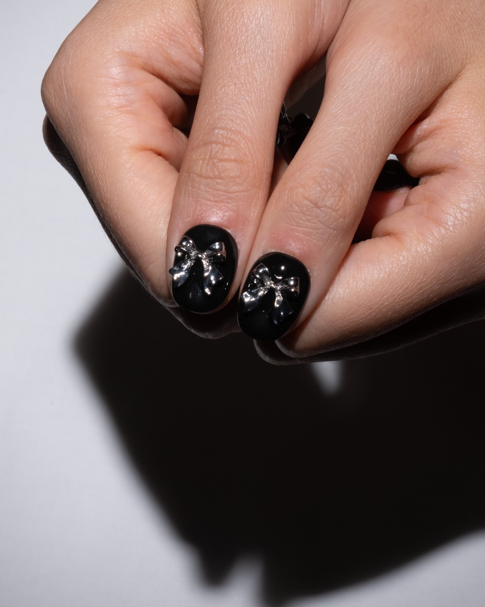 silver bow charm press on nails