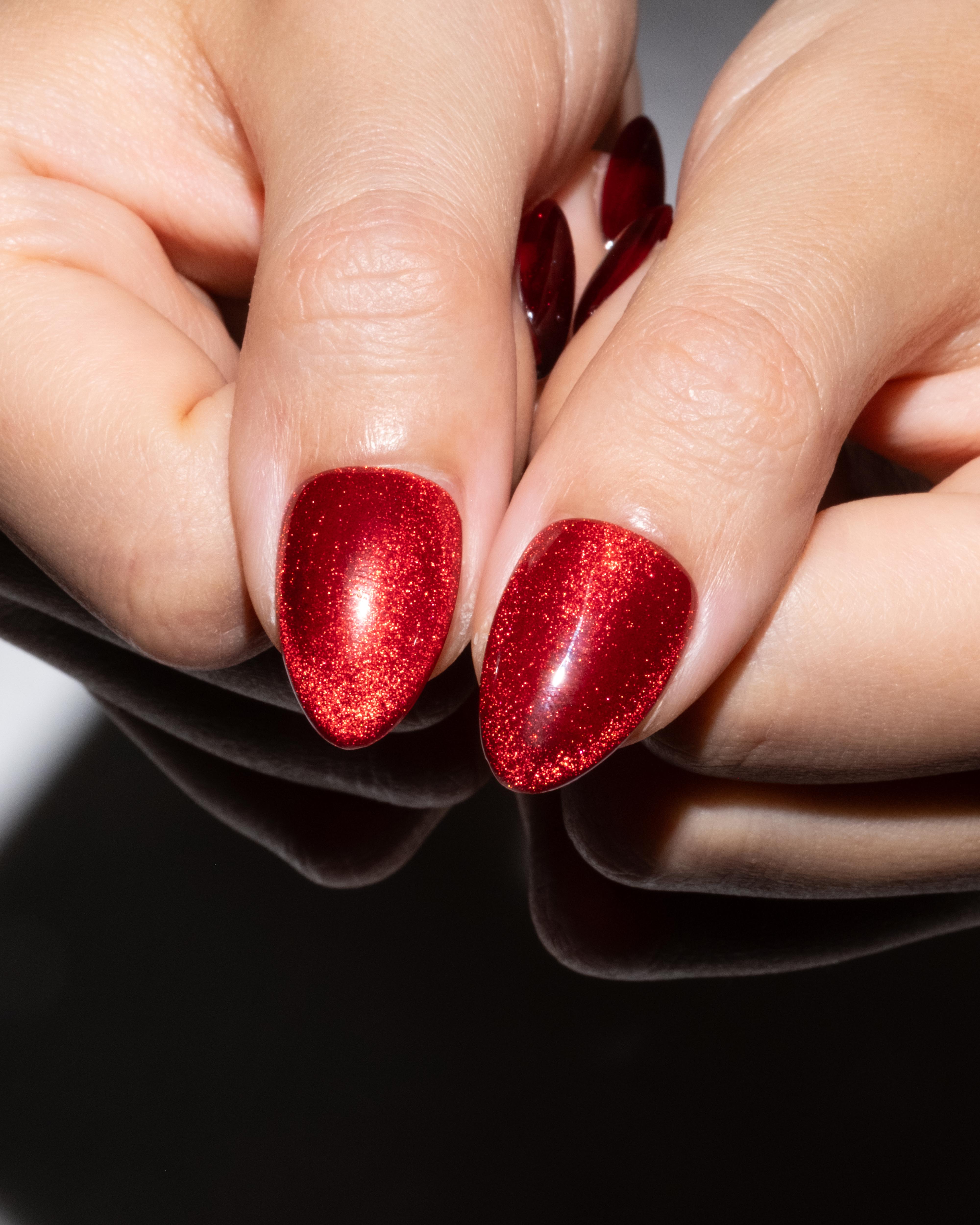 LOVE POTION RED' - Cat-Eye Press On Nails – NAILCISSIST